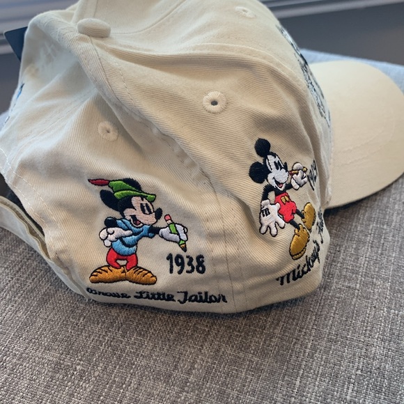 Disney Classic Collection - Mickey Mouse through the years - Picture 3 of 5